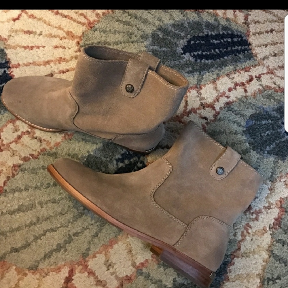 Gorgeous suede booties
